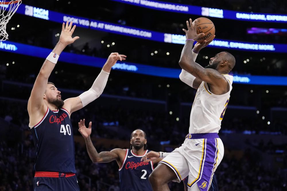 莱万让巴萨 莱万让巴萨